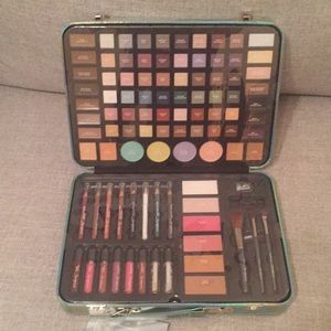 Ulta Beauty Gorgeous on the Go Makeup Case